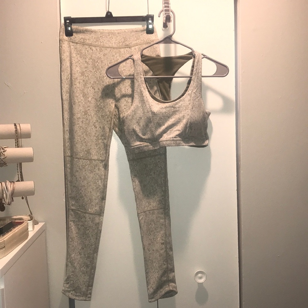 Gym Shark Set- Leggings & Bra